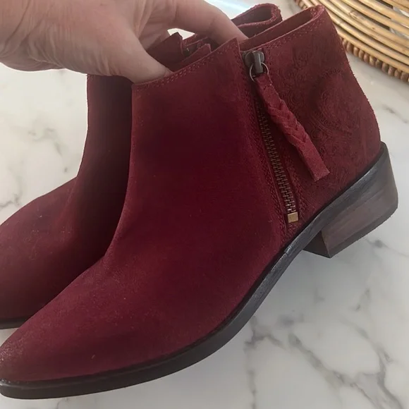 Naughty Monkey NWOT Western Red Suede Booties - Picture 4 of 7